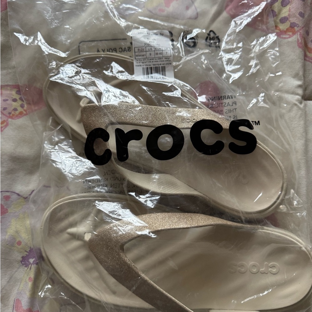 CROCS Women's Rose Gold Sandals Size 9 EUC - Picture 9 of 9